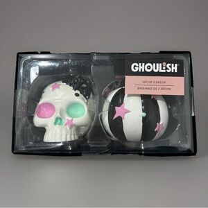 Ghoulish Skull and Pumpkin Halloween Decor Set NEW